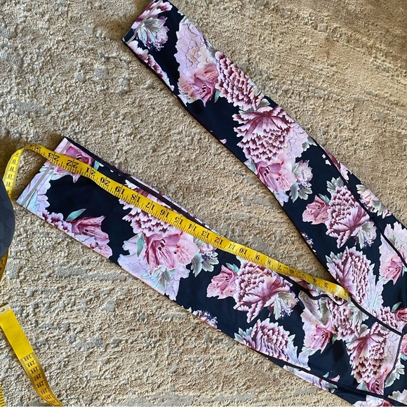 Athleta Run Free Garden Party Floral 7/8 Tight Yoga Pant Leggings Workout Gym: S - Picture 3 of 9